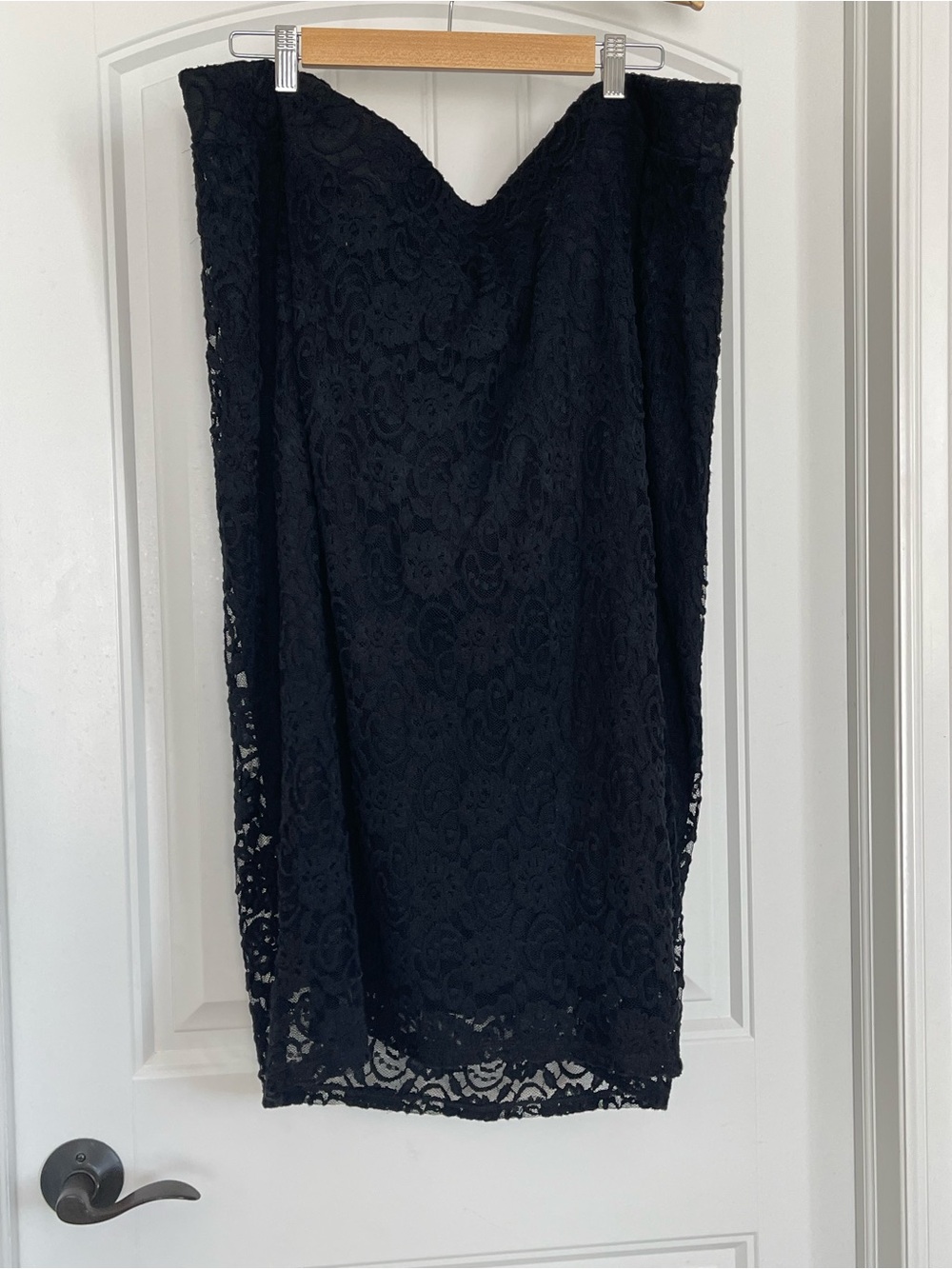 Torrid Black Floral Lace lined Pencil Skirt